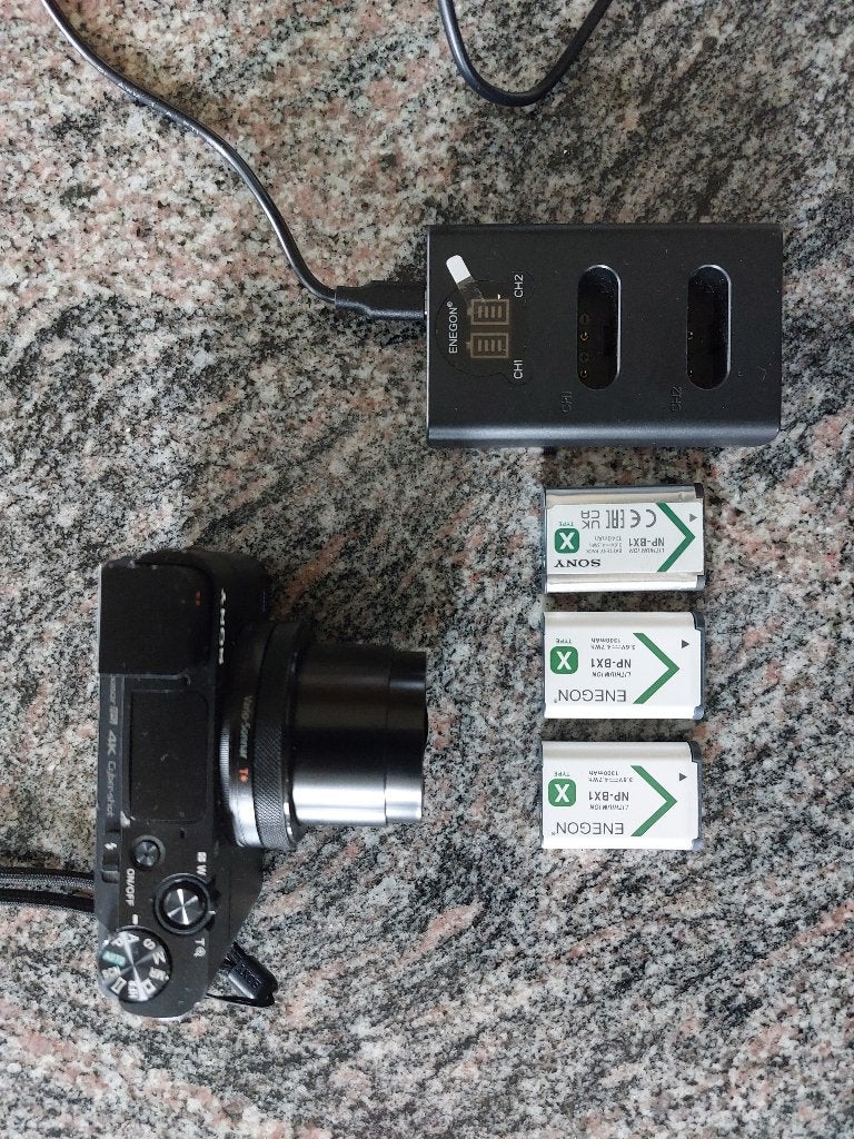 Accecoires fotocamera sony, TV, Hi-fi & Vidéo, Appareils photo numériques, 4 à 7 fois, Comme neuf, Sony, Chargeur