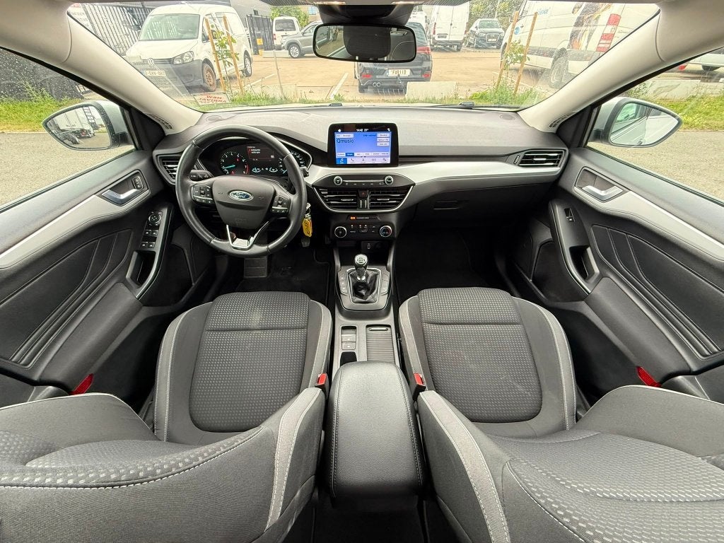Ford Focus (Stock ID 88458) — 18