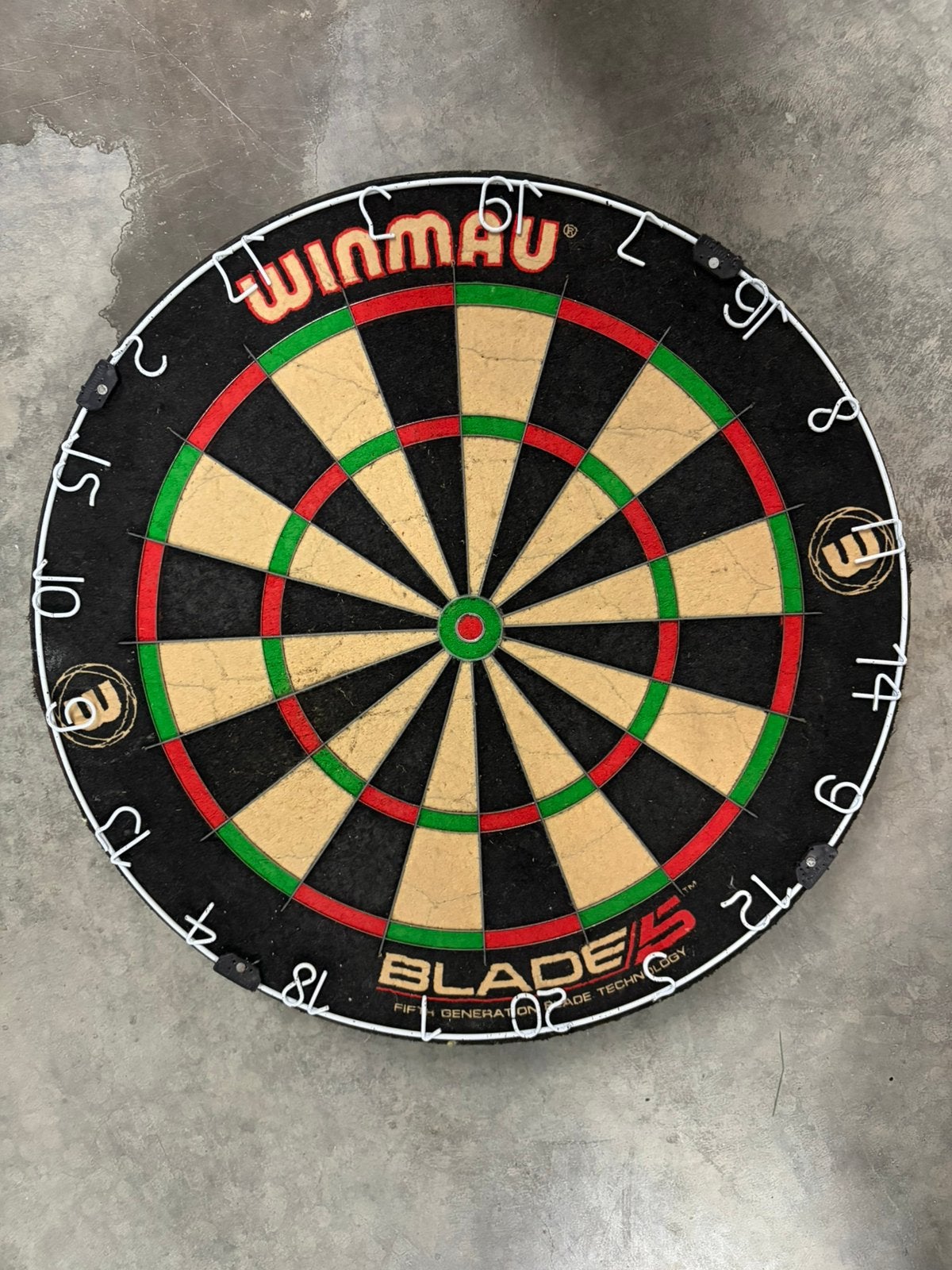 Dartboard dartsblok Winmau in prima staat, Enlèvement, Comme neuf