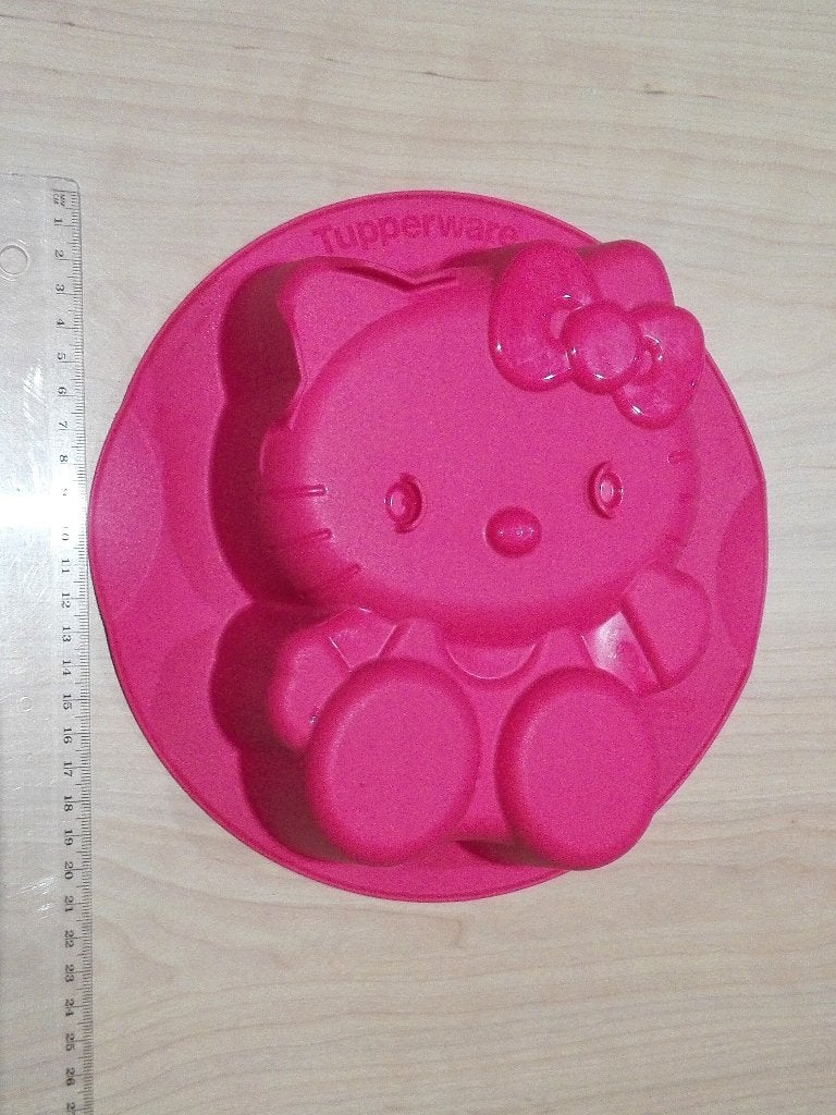 Tupperware – Flexibele bakvorm Hello Kitty, Hobby en Vrije tijd, Ophalen of Verzenden, Zo goed als nieuw, Taarten, Bakvorm