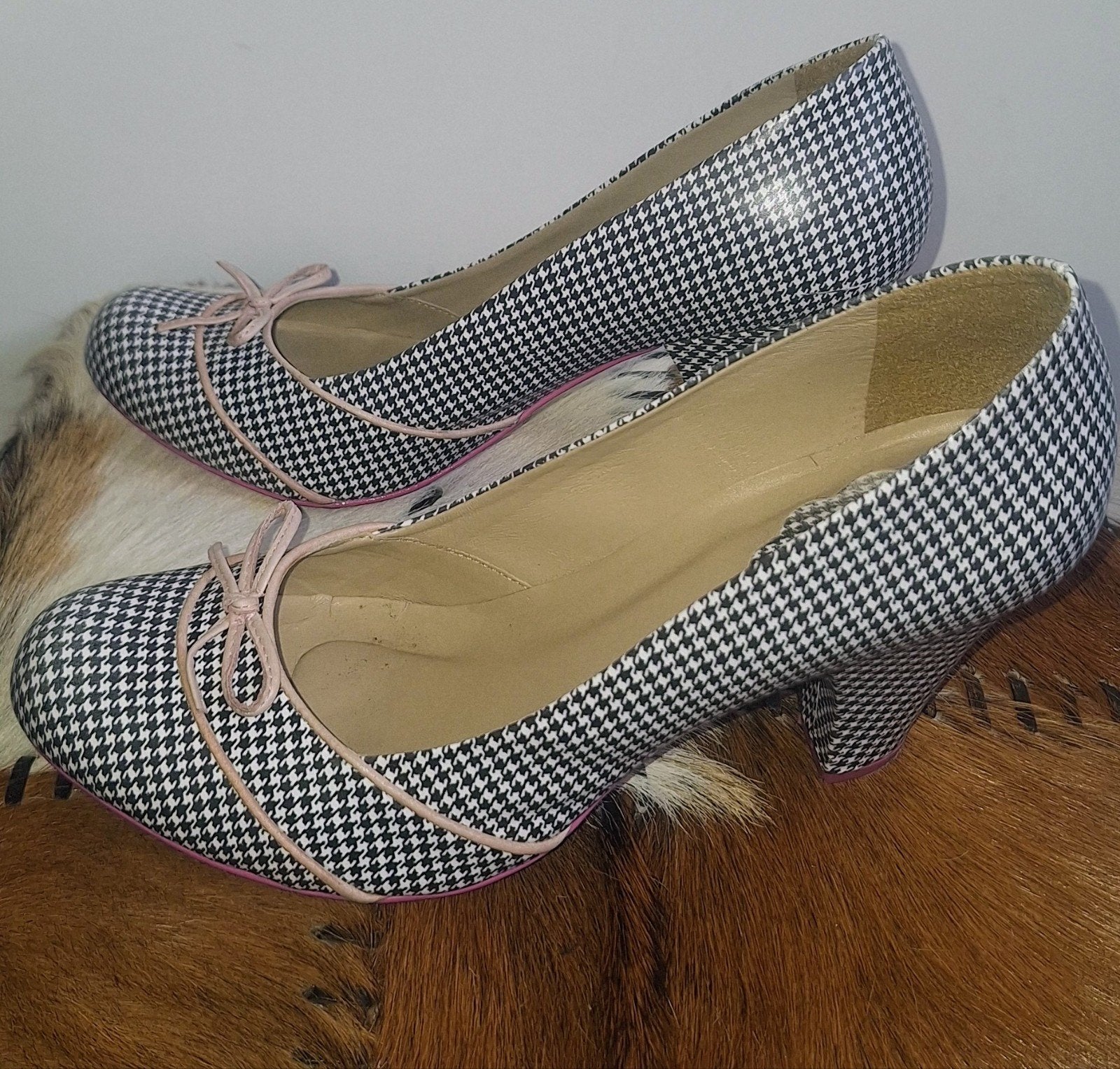 Cristofoli maat 40 pied-de-poule motief, Kleding | Dames, Pumps, Zwart, Ophalen of Verzenden, Zo goed als nieuw
