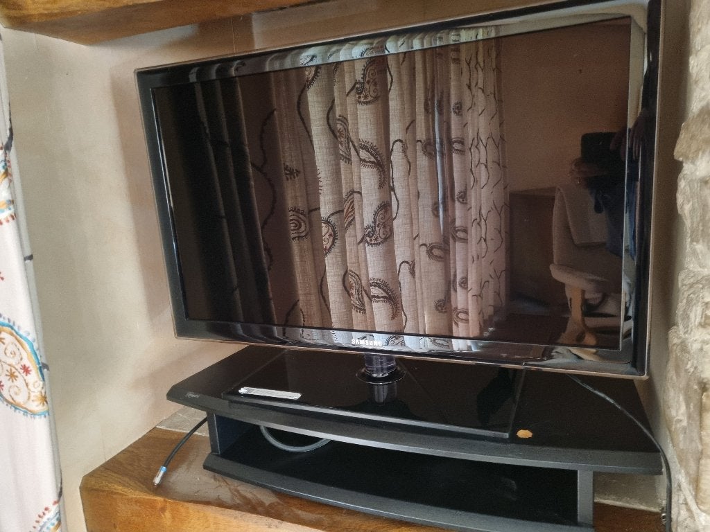 TV Samsung Smart TV 32" (Série 5 / UE32D5720)+meuble, TV, Hi-fi & Vidéo, LED, 50 Hz, 80 à 100 cm, Enlèvement