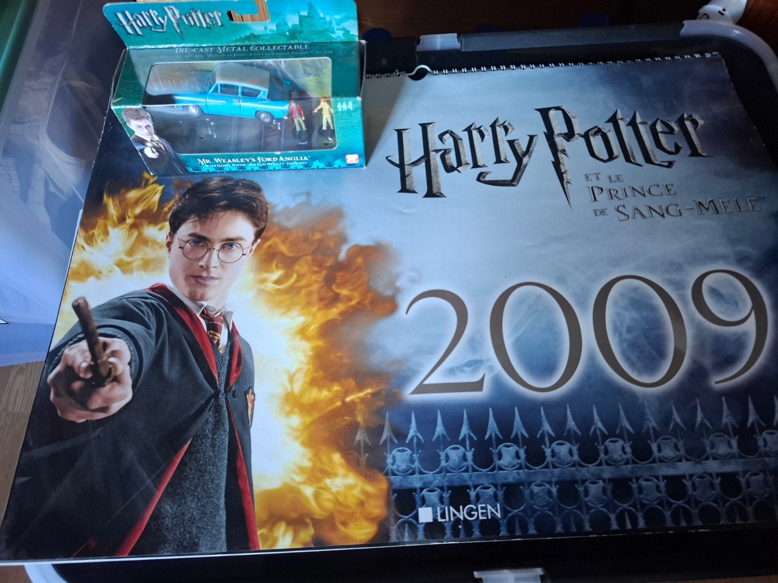 Lot collector Harry Potter : voiture Ford Anglia Corgi + cal, Enlèvement ou Envoi, Utilisé