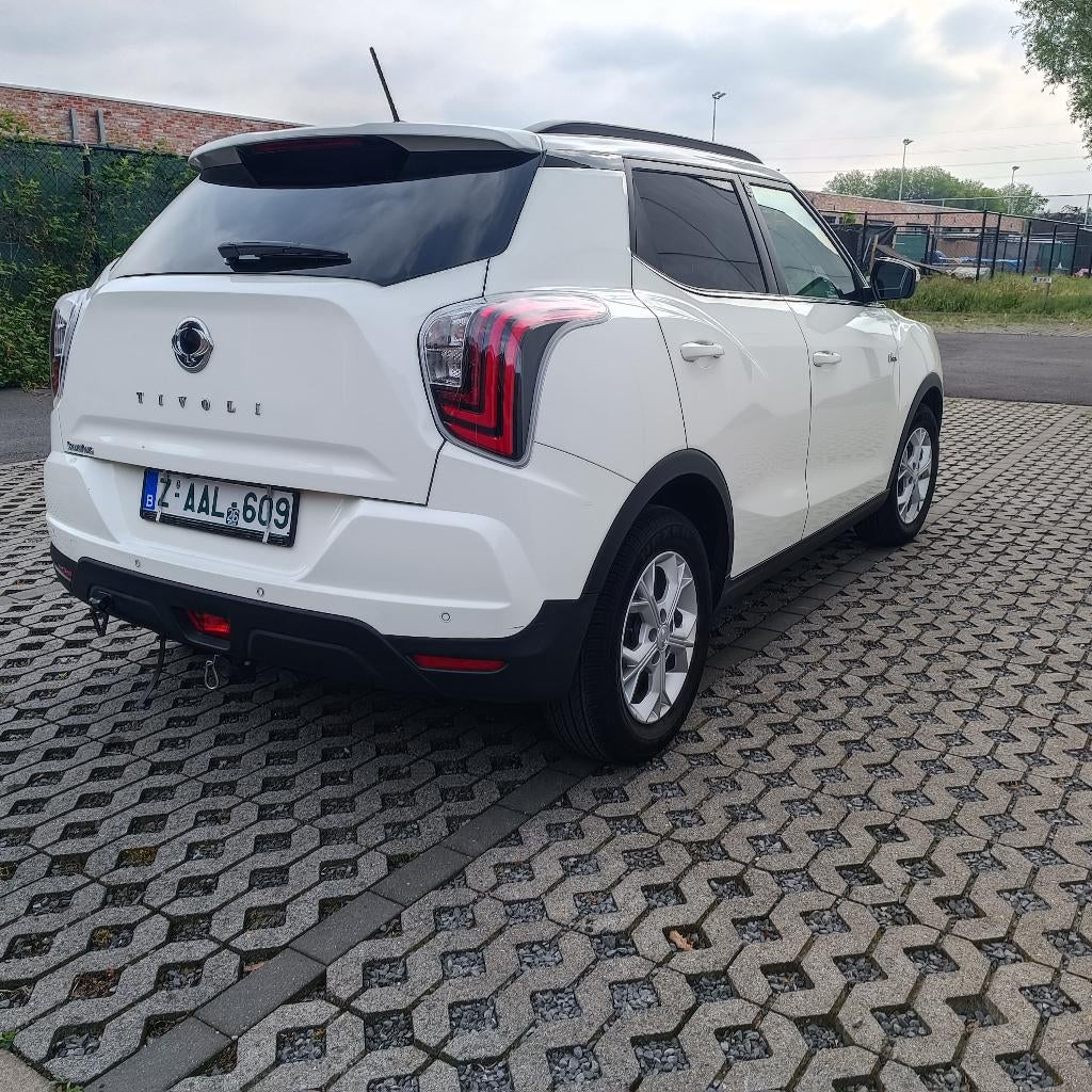 KOOPJE,ssangyong tivoli automaat benzine,1,5,10/2023,20000km, Auto's, SsangYong, USB, Euro 6, Wit, 120 kW