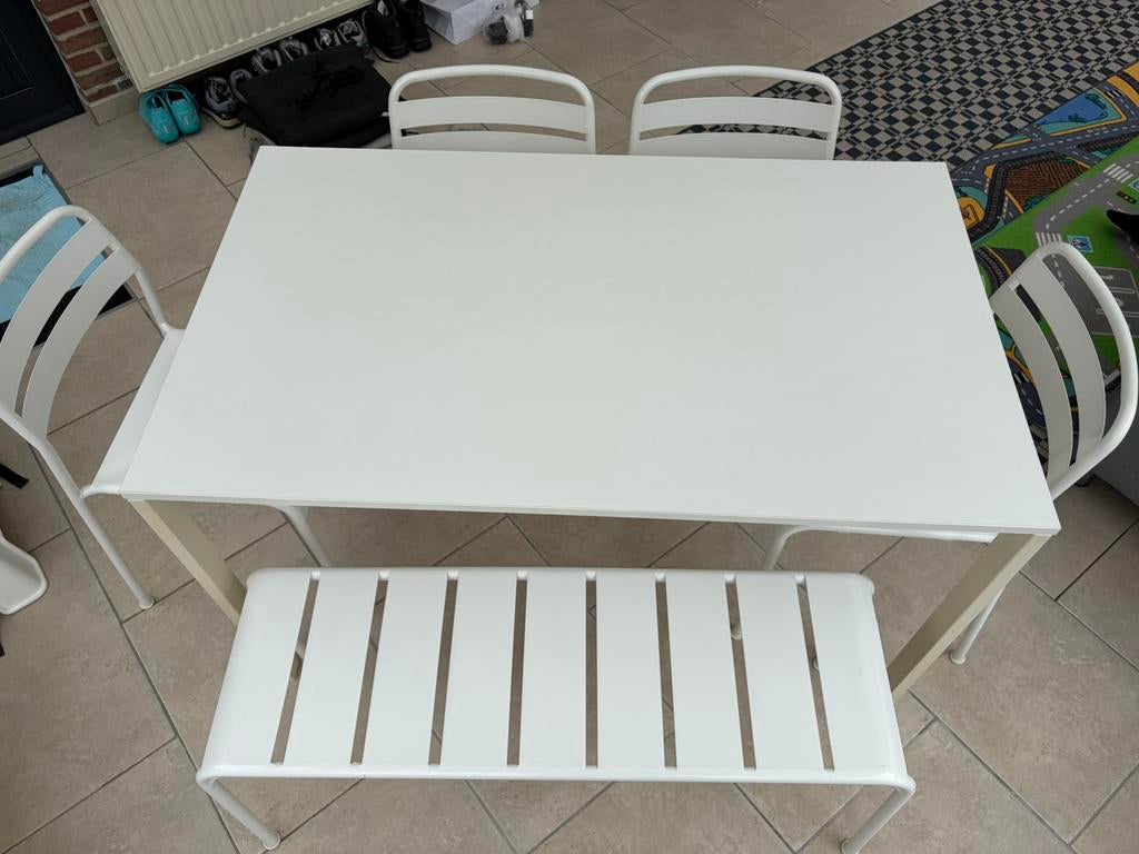 Tafel met 4 ijzeren stoelen en ijzeren bank, Ophalen, Zo goed als nieuw
