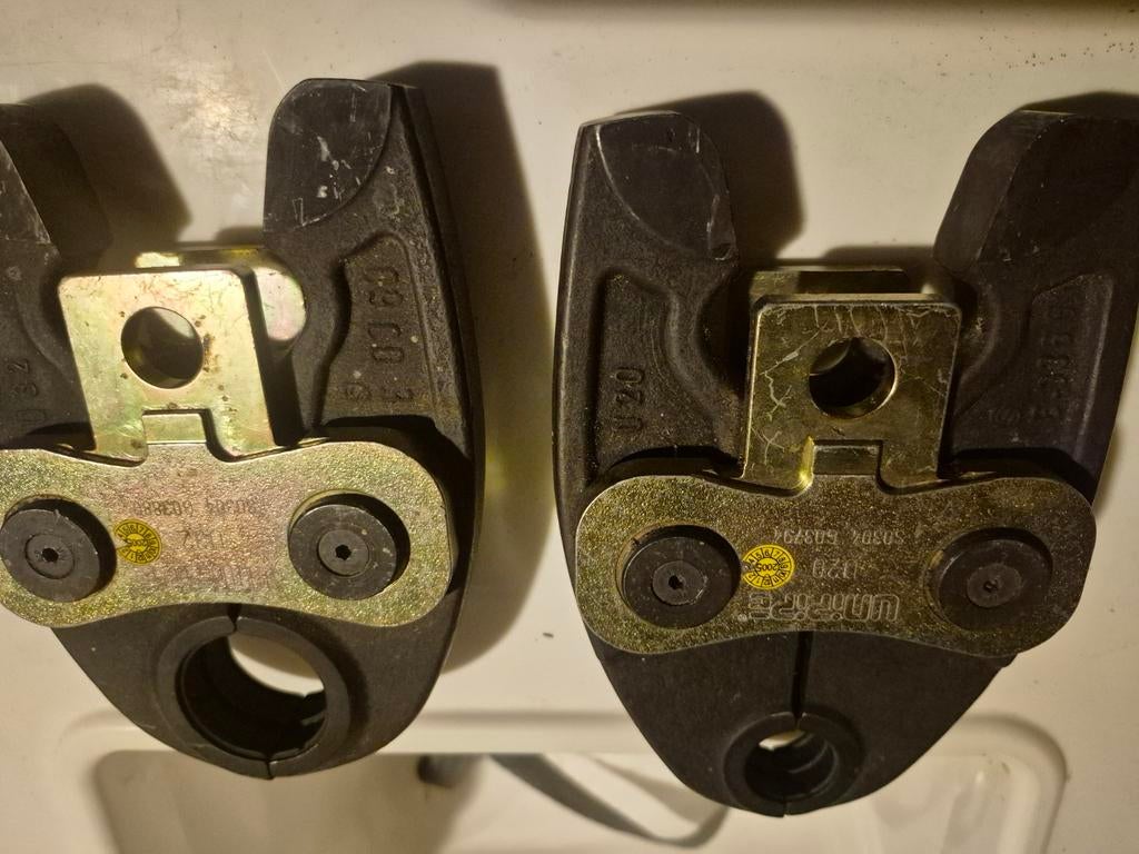 Deux machoire unippie, Bricolage & Construction, Outillage | Pièces de machine & Accessoires, Enlèvement