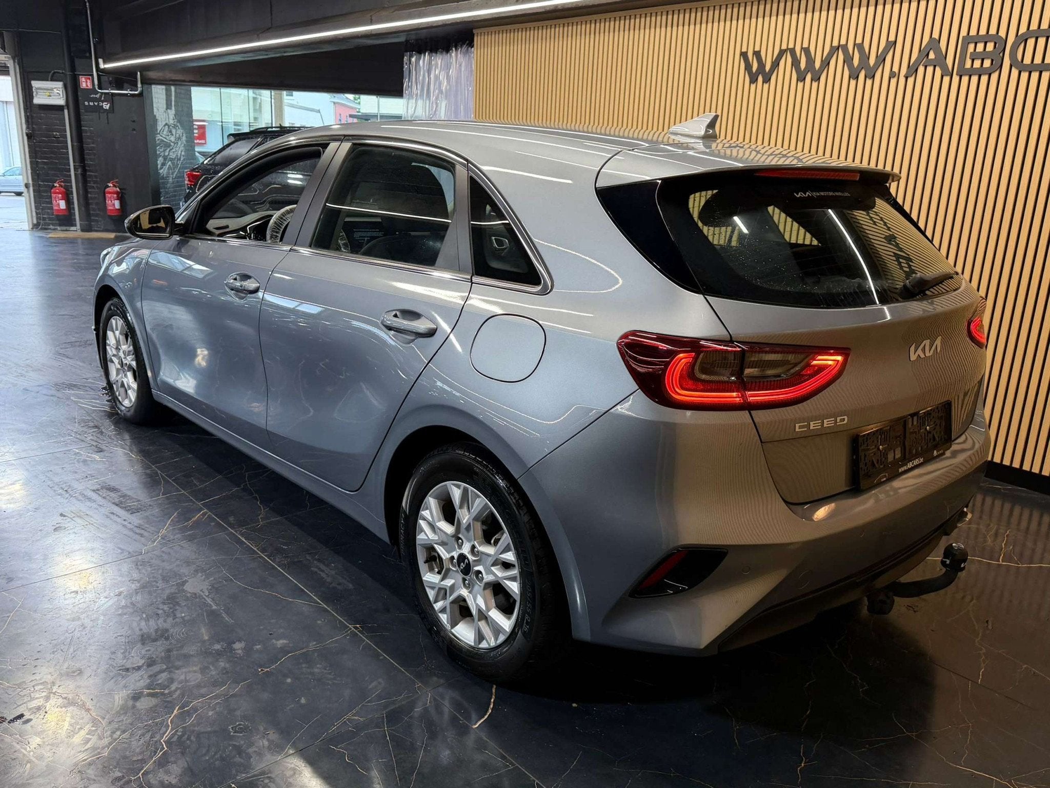 Kia Ceed / cee'd 1.0 T-GDi * SPORT * 1ER PROPRIÉTAIRE *, Autos, Argent ou Gris, Achat, 998 cm³, Entreprise