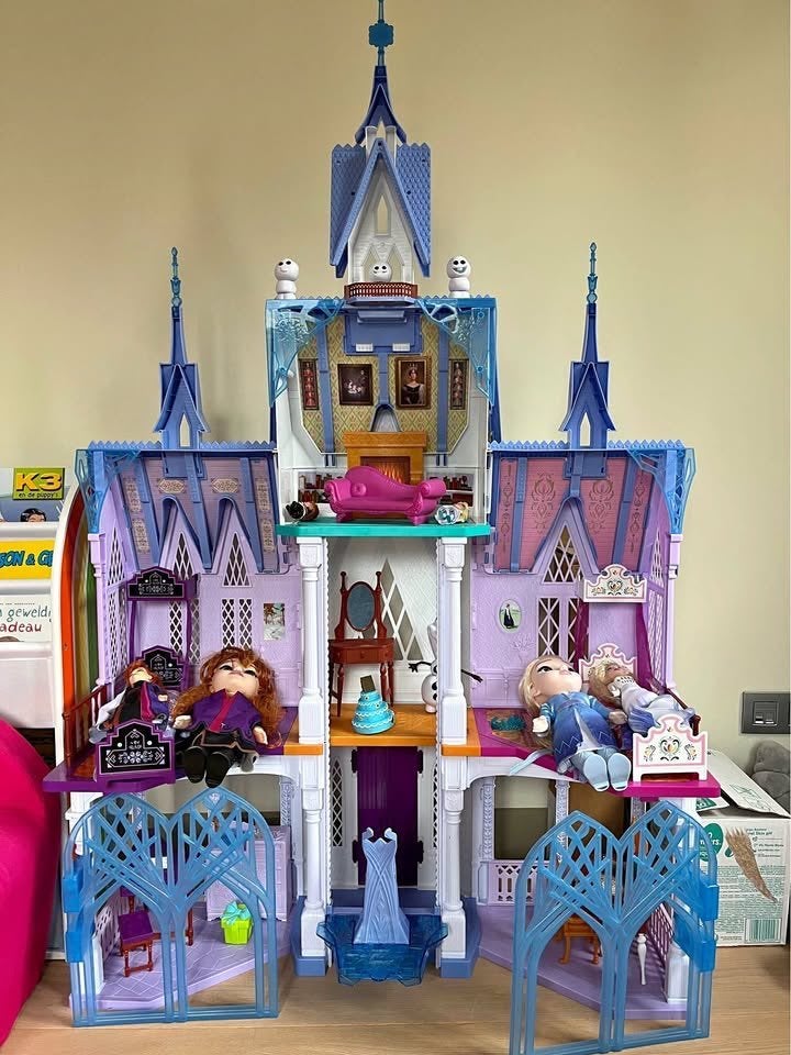 Disney Frozen Arendelle Kasteel – Compleet & in mooie staat, Enlèvement, Comme neuf, Maison de poupées