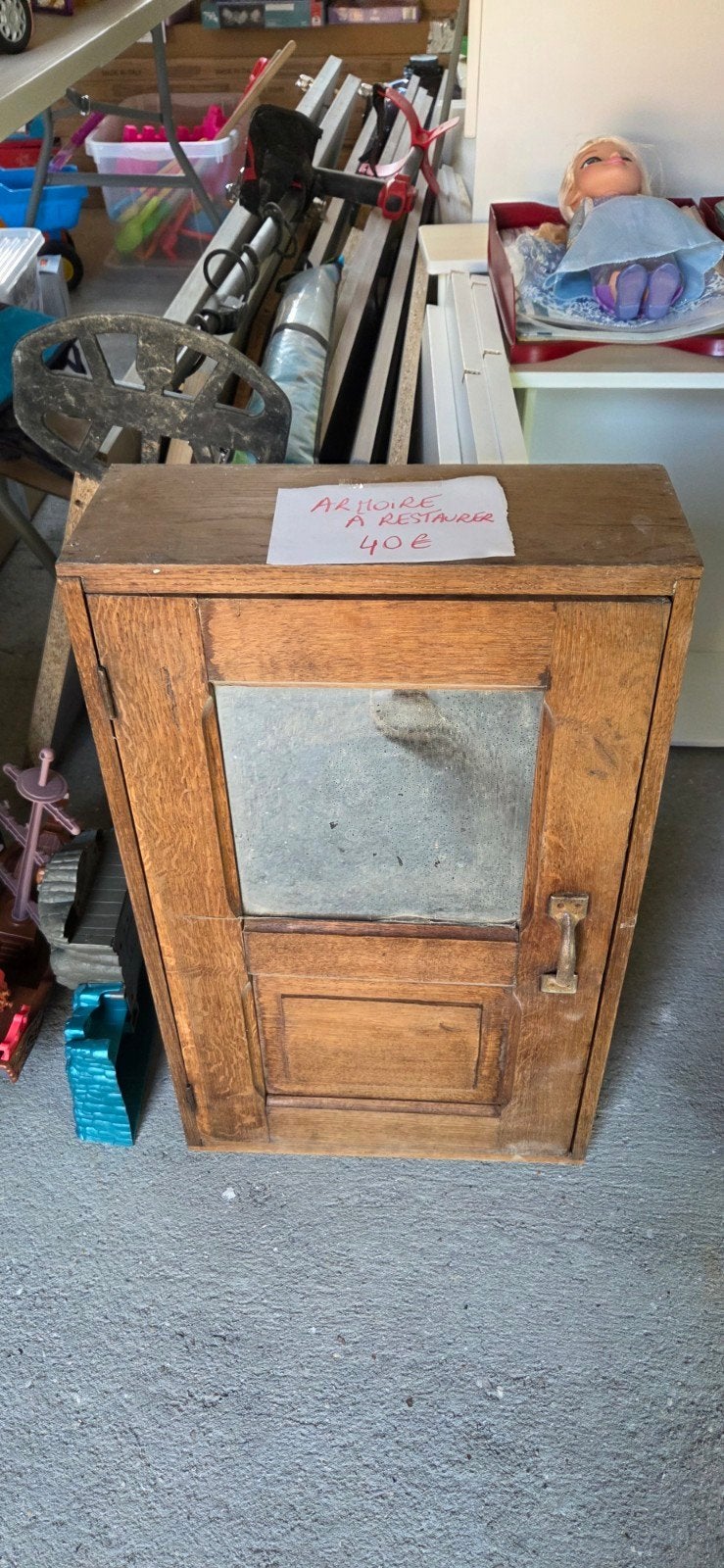 Armoire à restaurer, Enlèvement
