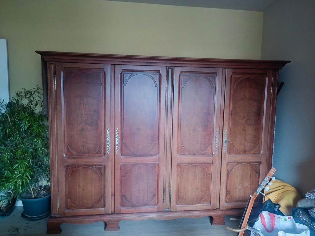 Chambre ancienne complète, Enlèvement