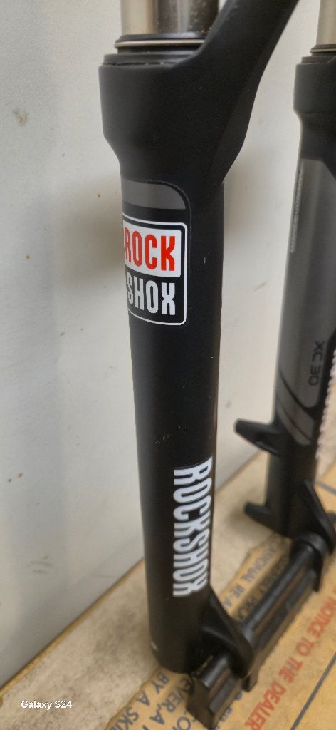 Fourche Rockshox 26" - neuve jamais utilisée, Vélos & Vélomoteurs, Neuf, Enlèvement ou Envoi, Fourche avant, Rockshox