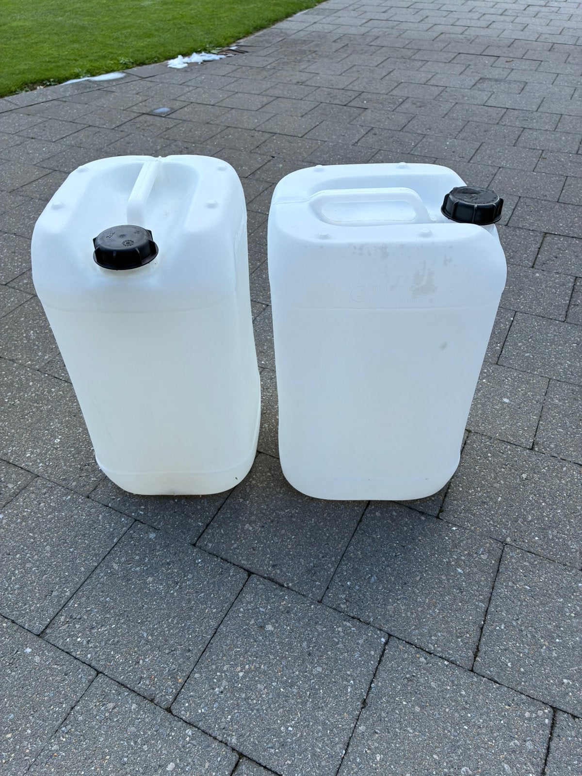 25 L jerrycan, Ophalen, Zo goed als nieuw
