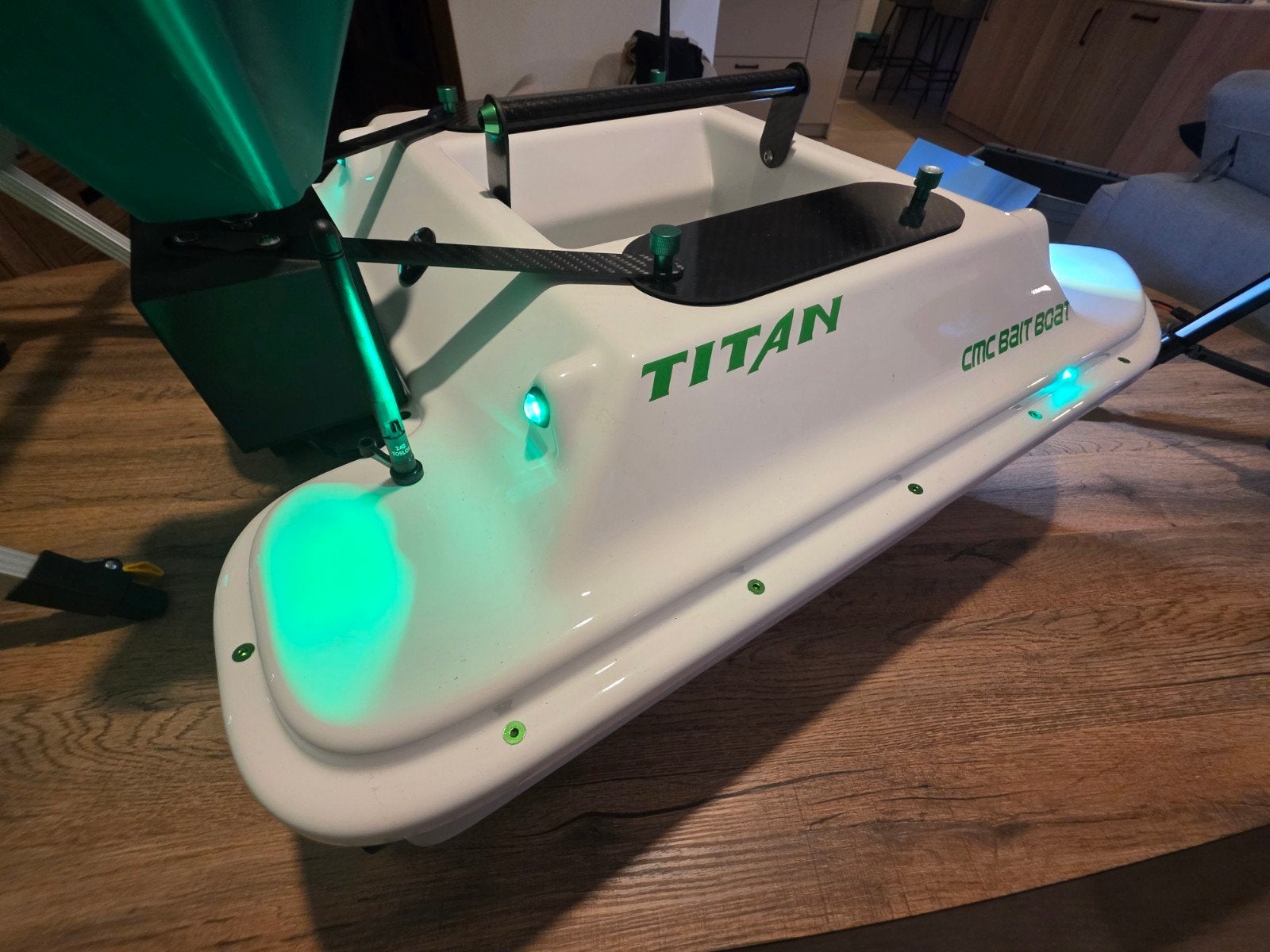 Bateau à appâts épais, Sports nautiques & Bateaux, Enlèvement