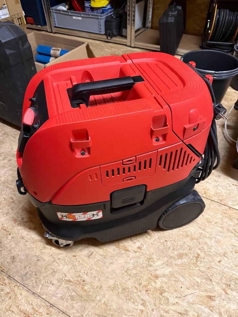 Milwaukee AS 30 MAC | M-KLASSE STOFZUIGER 30 Liter, Ophalen, Inclusief accessoires, Zo goed als nieuw, Industriële stofzuiger