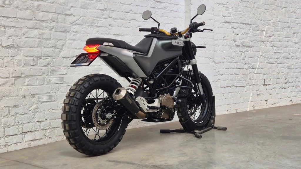 Husqvarna Svartpilen 401 Scrambler Look, A2 @motomobilia - foto 3