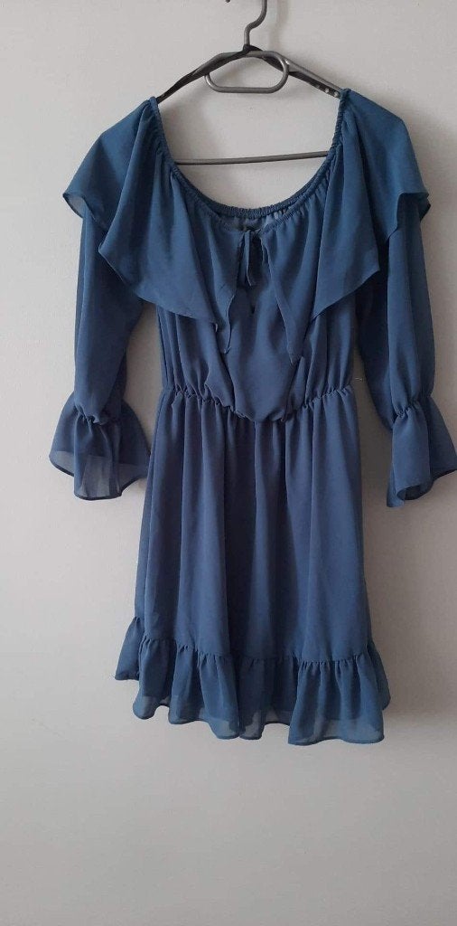 Nieuwe MISSGUIDED eendenblauwe jurk met ruches XS, Blauw, Nieuw, Missguided, Ophalen of Verzenden