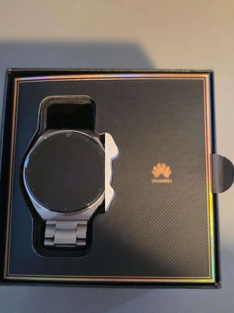 Watch gt 3 pro titanium, Bijoux, Sacs & Beauté, Montres connectées, Comme neuf, Distance, Bandage calorique, État, GPS, Battement de coeur