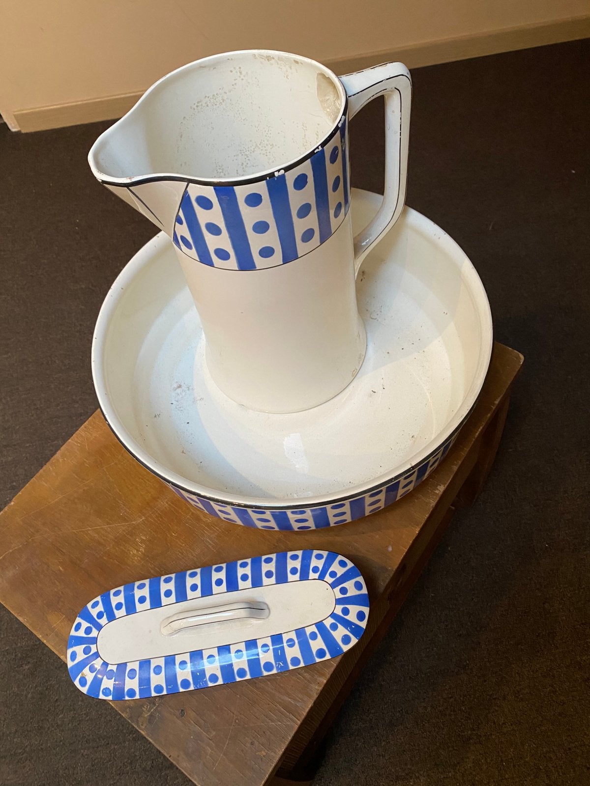 Ensemble de toilette cruche, bassine, porte peigne, Ophalen