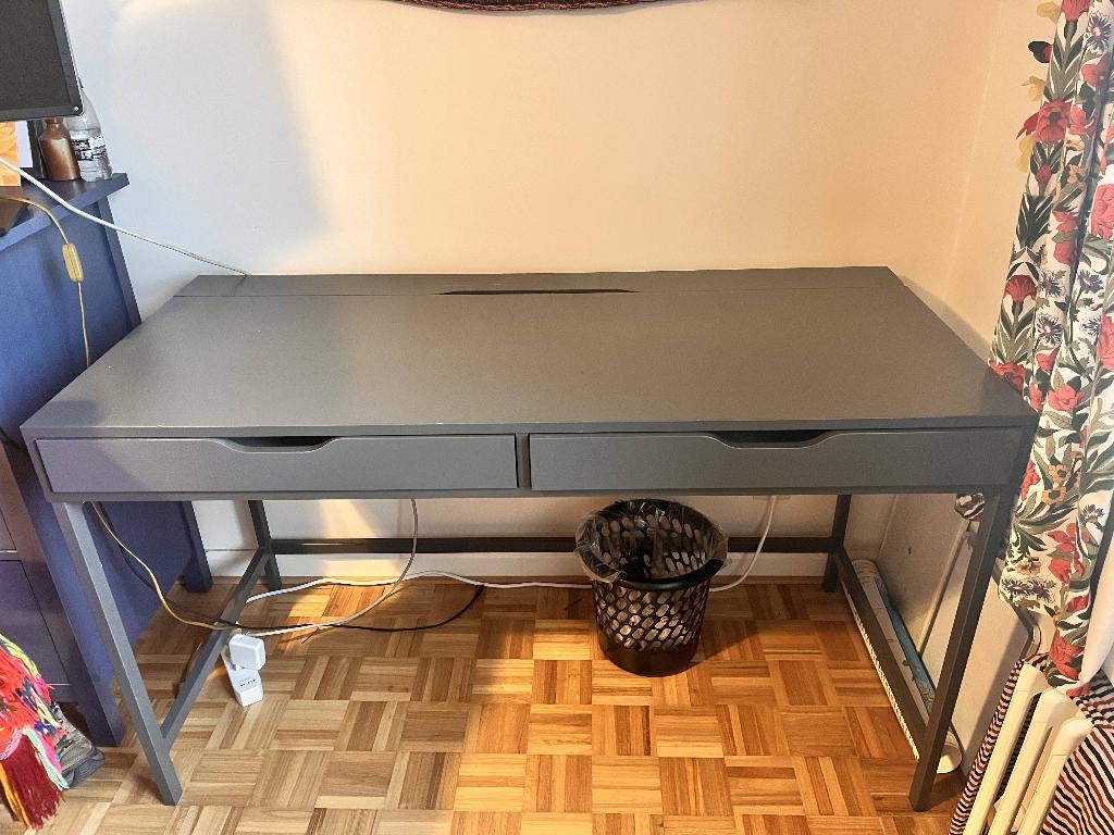 IKEA bureau, Huis en Inrichting, Bureaus, Ophalen, Gebruikt, Hout, 132 cm