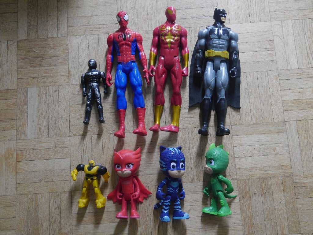Jouets 8 Figurines :spiderman, batman, pj masks, transformer, Enlèvement, Utilisé