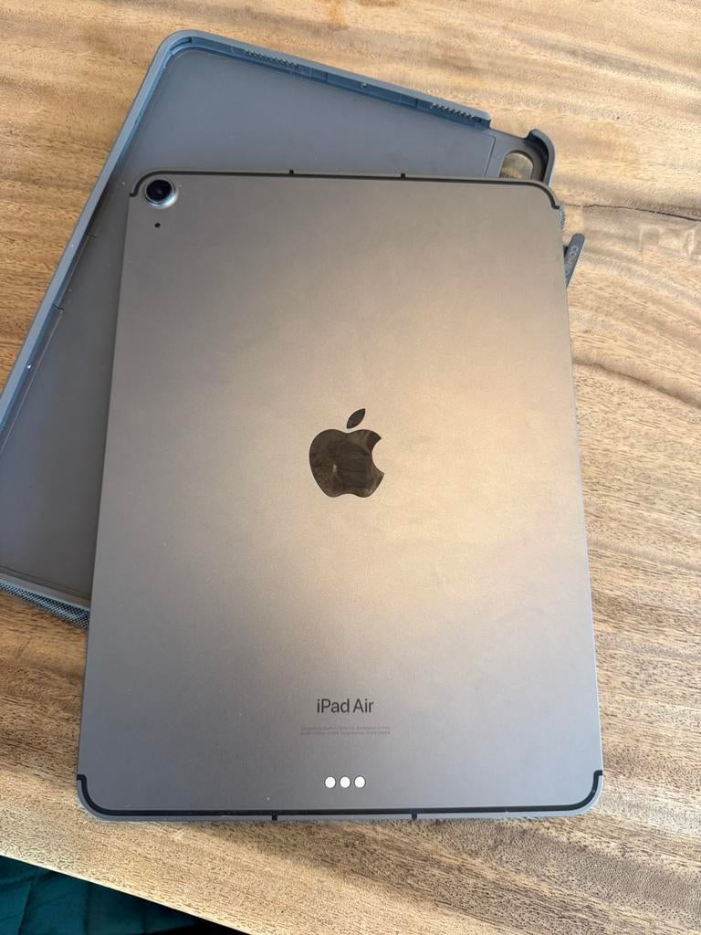 Apple ipad air 5g cellular 5th gen, Computers en Software, Apple iPads, Ophalen, Apple iPad, 11 inch, Zo goed als nieuw