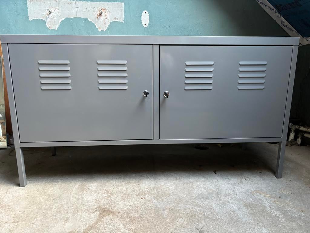 Armoire en métal gris Ikea - très bien !, Maison & Meubles, Armoires | Casiers, Enlèvement, Comme neuf, Modern