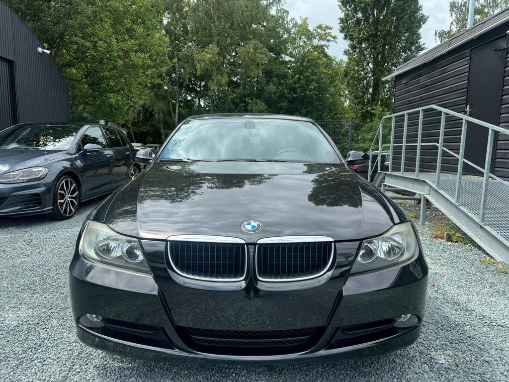 Bmw 318i 2009 242dkm airco leder cruise zo mee te nemen!, Auto's, Isofix, Zwart, Zwart, Leder