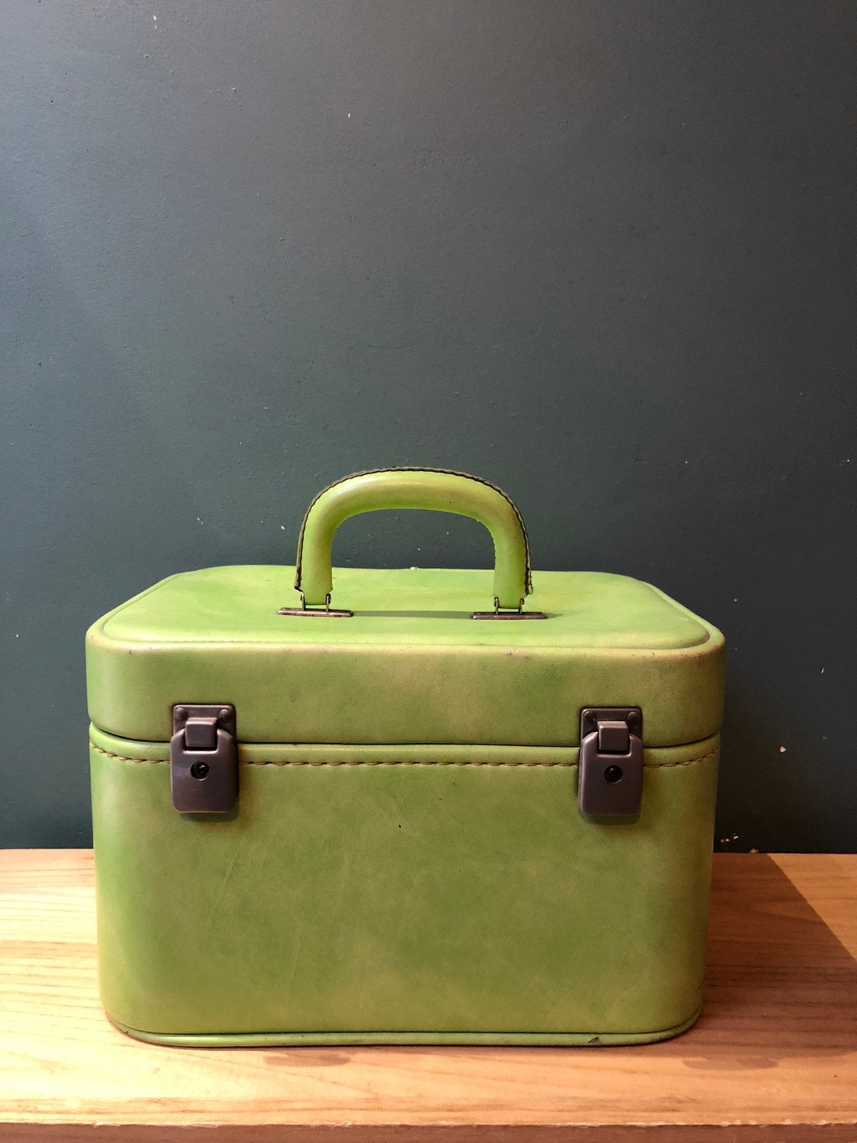 Vintage Beautycase / Train Case – Limoengroen, Enlèvement, Utilisé, Vert, Avec miroir(s)