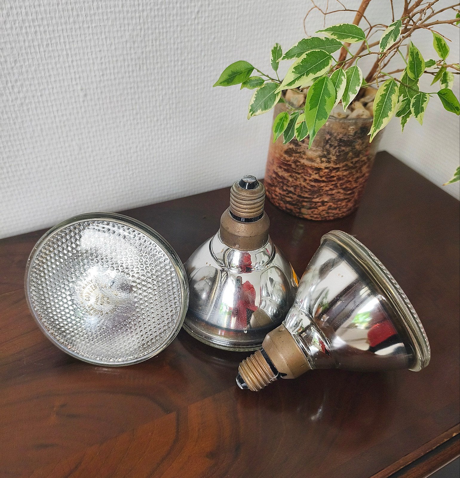 3 lampen 100W, Ophalen of Verzenden, 60 watt of meer, Osram, Warm wit