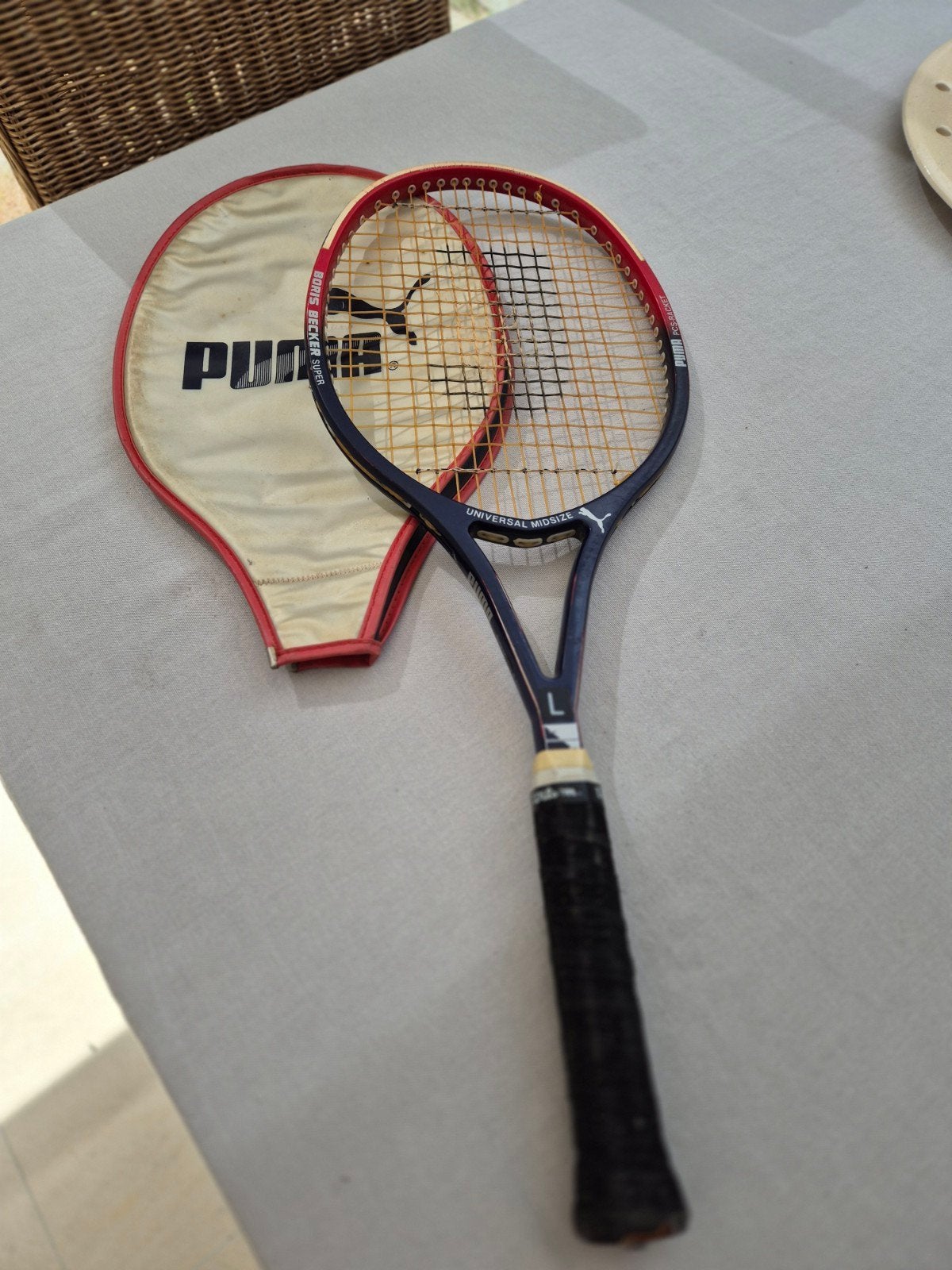 Vintage Puma Boris Becker Super Tennisracket – Inclusief Ho, Sports & Fitness, Tennis, Enlèvement ou Envoi, Utilisé, Raquette