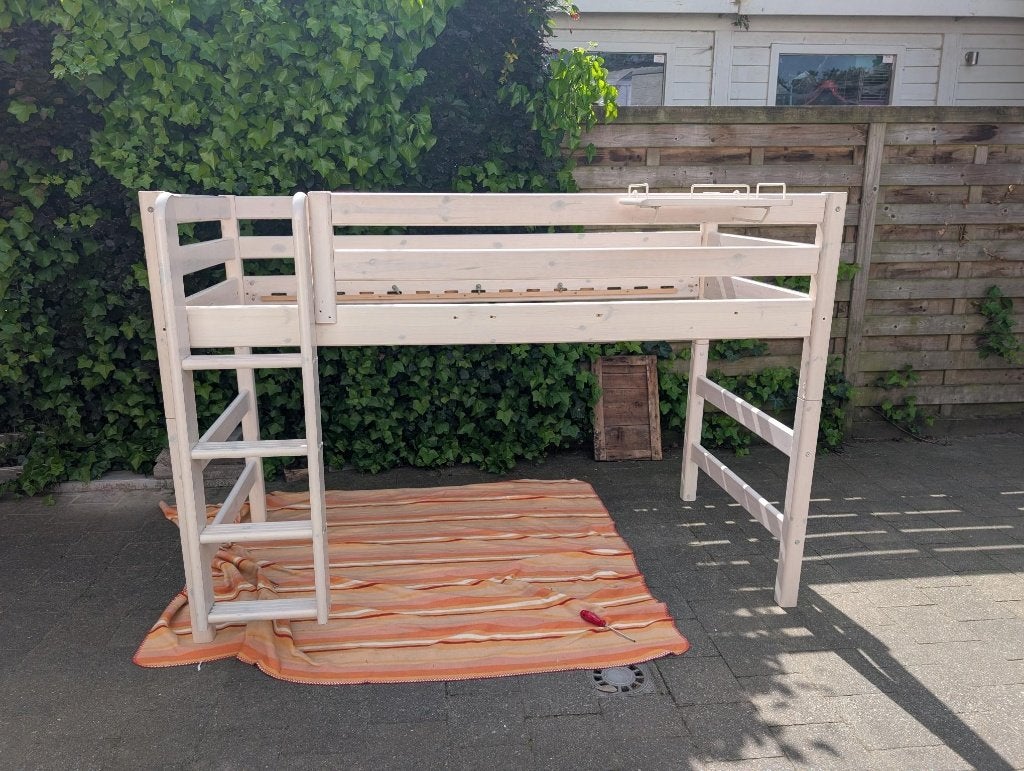 Hoog bed met ladder en lattenbodem, Ophalen, 85 tot 100 cm, Gebruikt, Lattenbodem