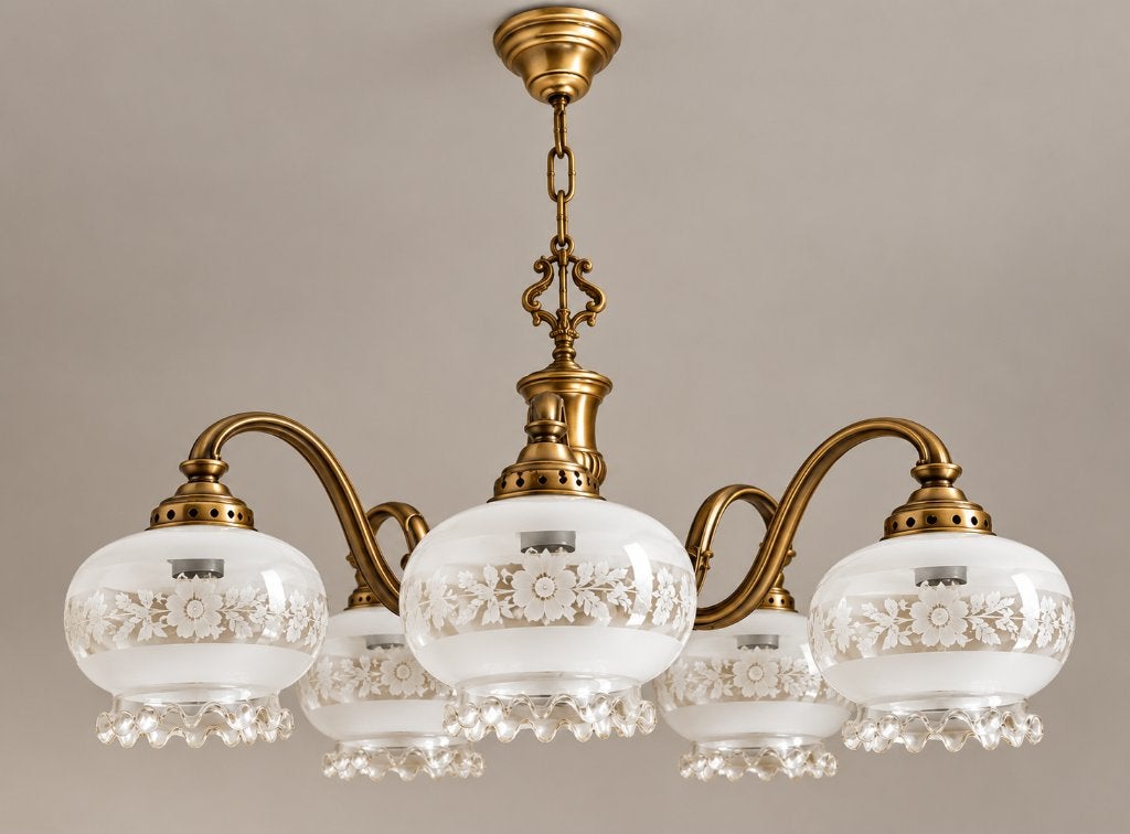 lustre en laiton 5 branches avec globes verre opalin ciselé, Enlèvement, Comme neuf, Verre