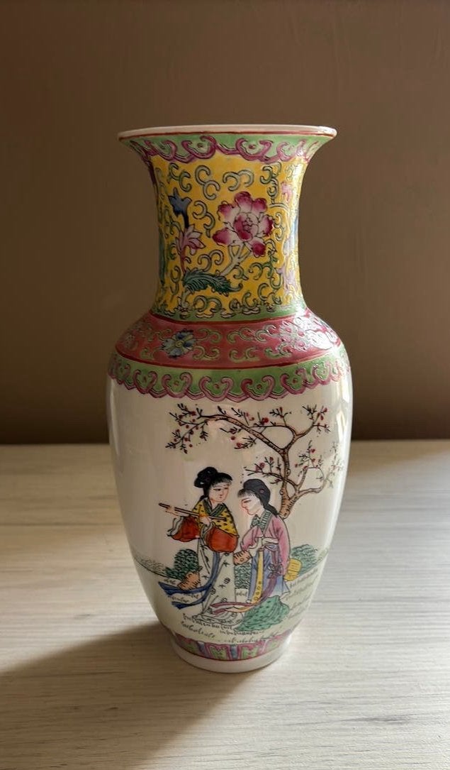 Vase porcelaine chinoise dames d'honneur apocryphe Qianlong, Enlèvement ou Envoi