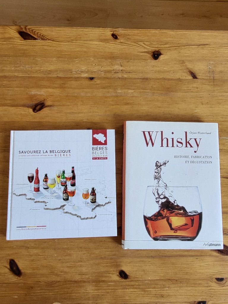 Lot de 2 livres sur les bières belges et le Whiskey, Ophalen, Zo goed als nieuw