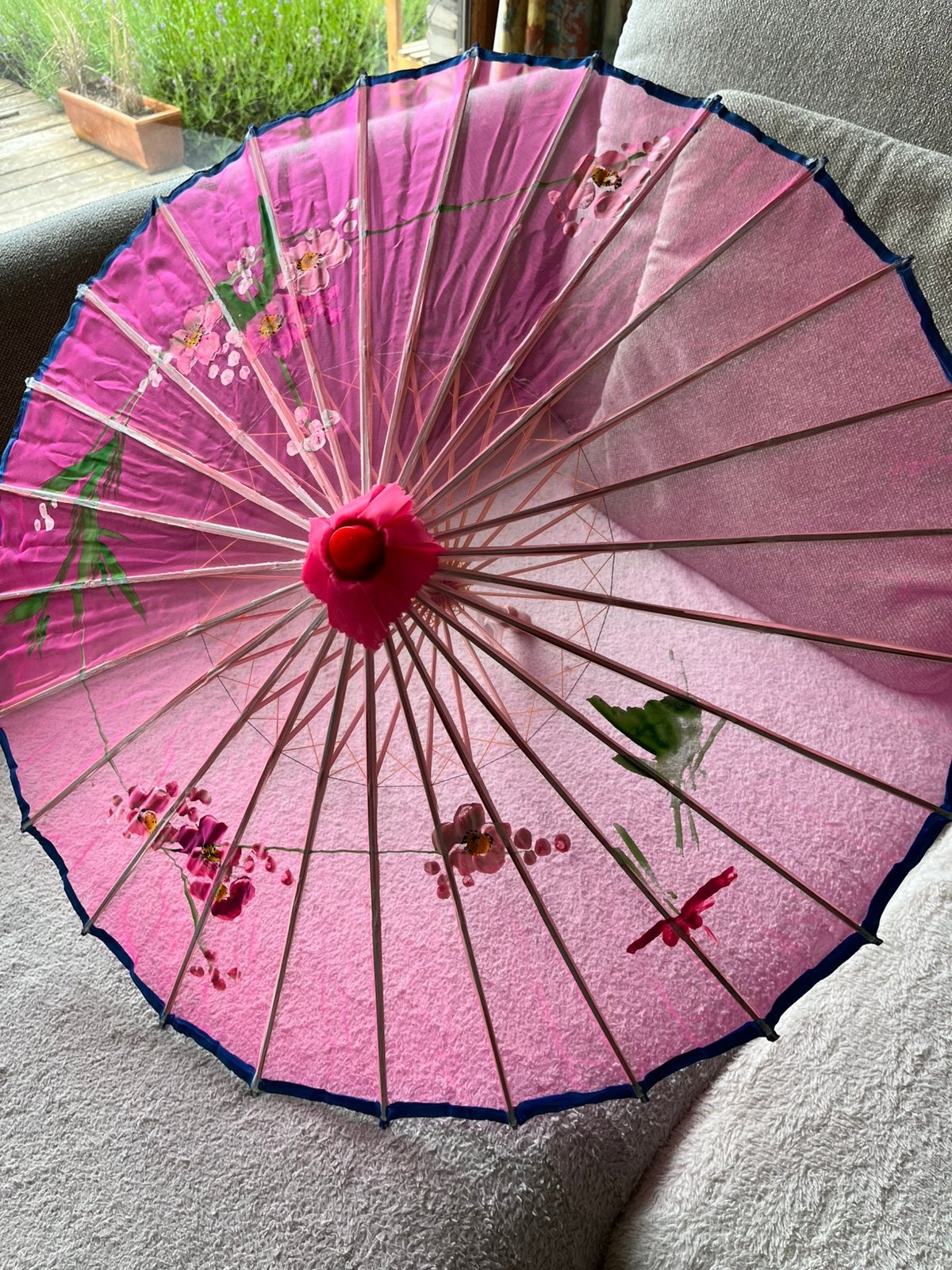 Zijden parasol, Ophalen