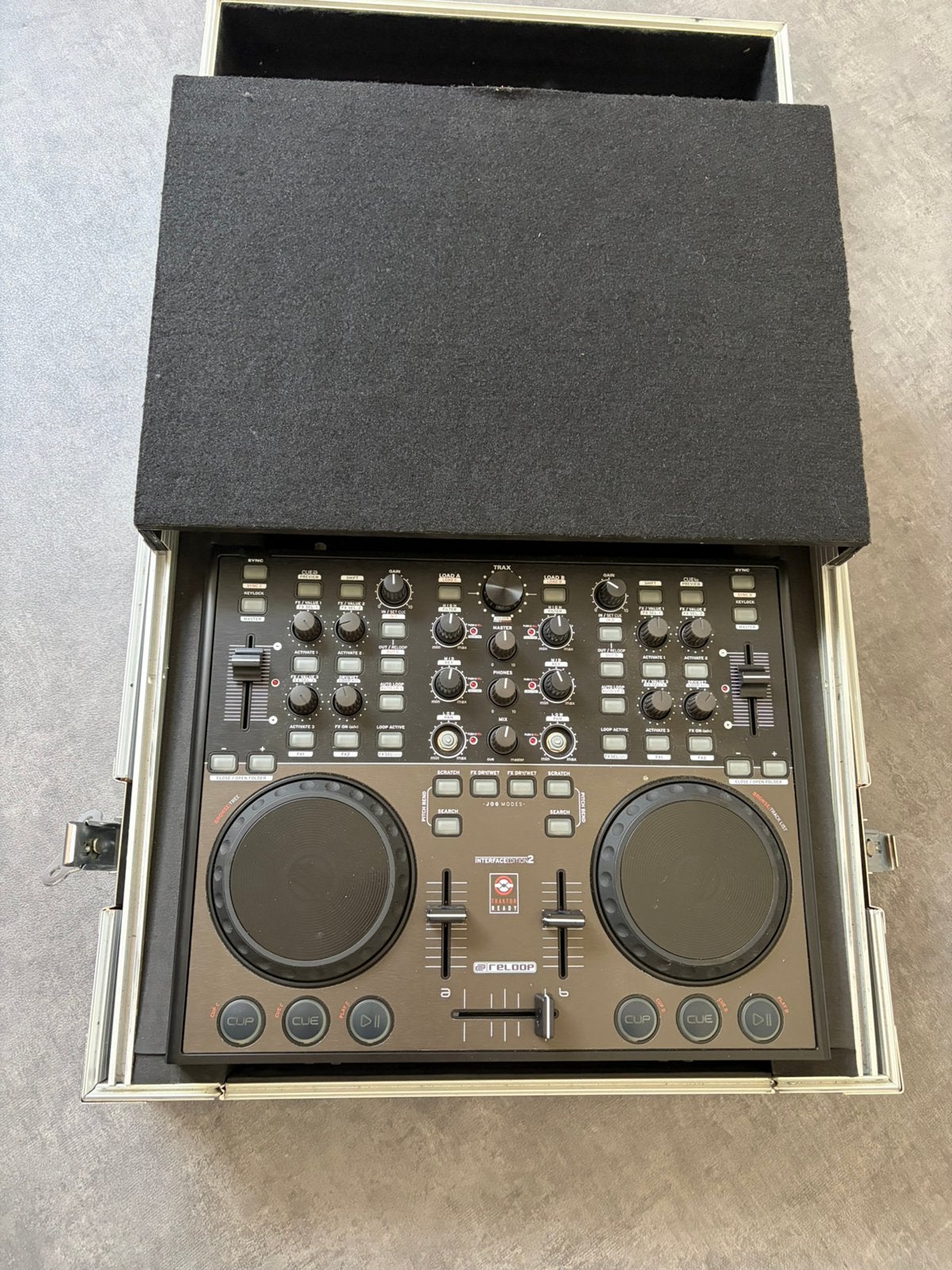 Reloop Digital Jockey 2 Interface Edition + Flightcase, Muziek en Instrumenten, Dj-sets en Draaitafels, Zo goed als nieuw, Reloop
