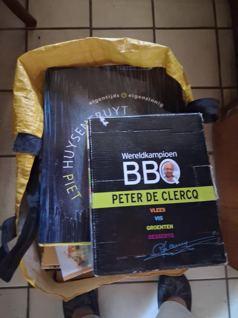 Een 50tal kook en bakboeken  , bbq, wijn, Ophalen