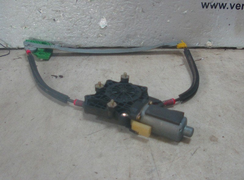 VITRE MECANISME ELECTRIQUE DROIT Ford Puma (01-1997/06-2002), Droite, Henry-Ford-Straße  1
50735  Köln, DE, Ford-Werke GmbH, Kunden@ford.com