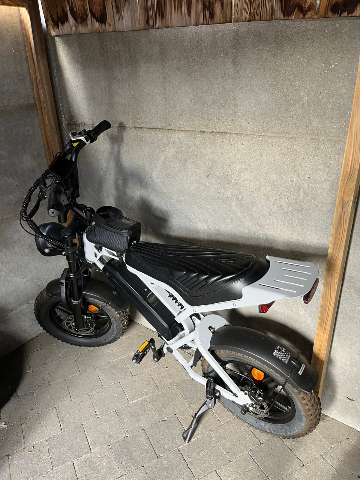 Fatbike v20 mini, Enlèvement, Comme neuf, 30 à 50 km par batterie
