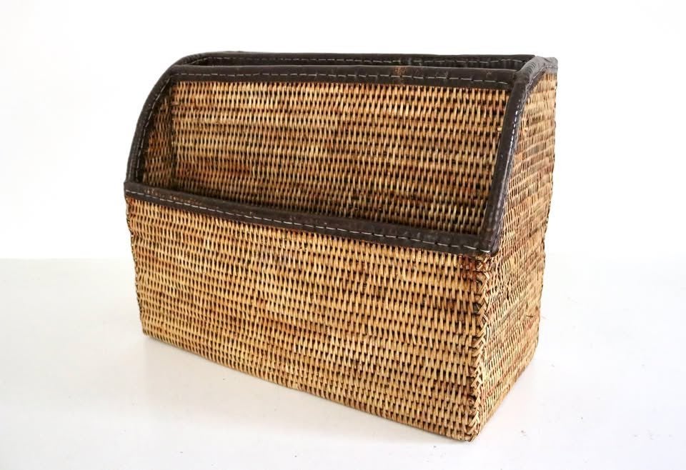 Vintage magazine holder - Rieten Krantenbak, Huis en Inrichting, Gebruikt, Natuurlijk materiaal, Krantenbak, Vintage