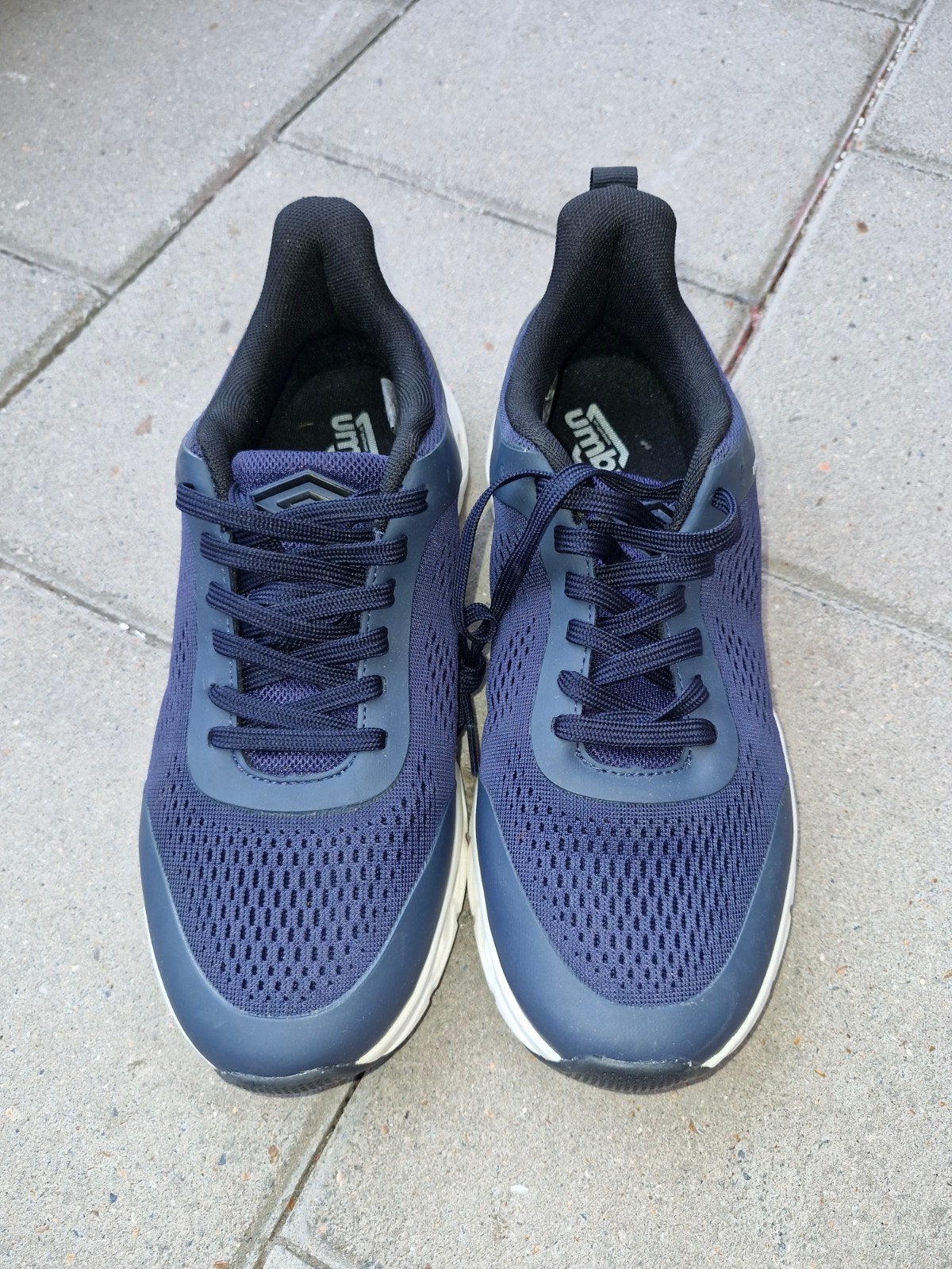 nieuwe Umbro sportschoenen maat 42, Ophalen of Verzenden