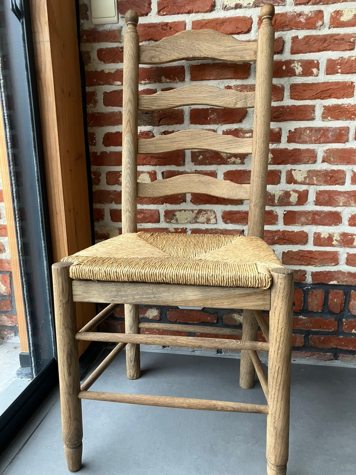 Eiken stoelen, Enlèvement