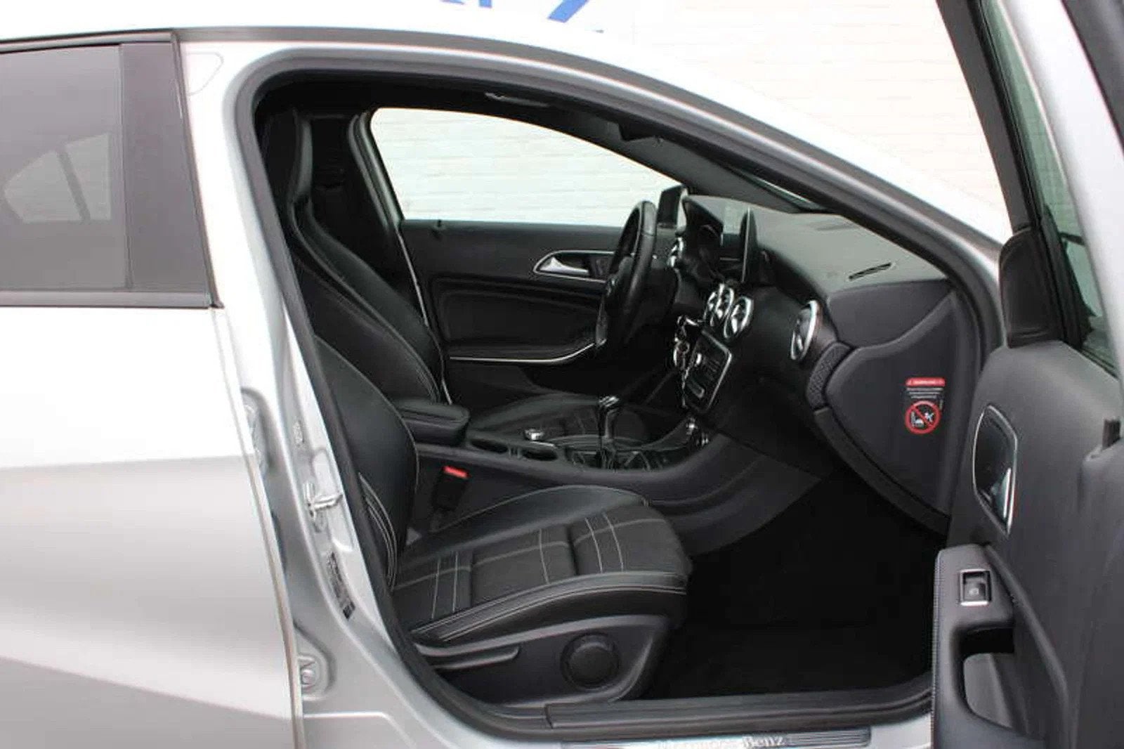 Mercedes-Benz A-CLASS 180 Airco/Cruise 1 jaar garantie!, Autos, Achat, Euro 6, Entreprise, Boîte manuelle