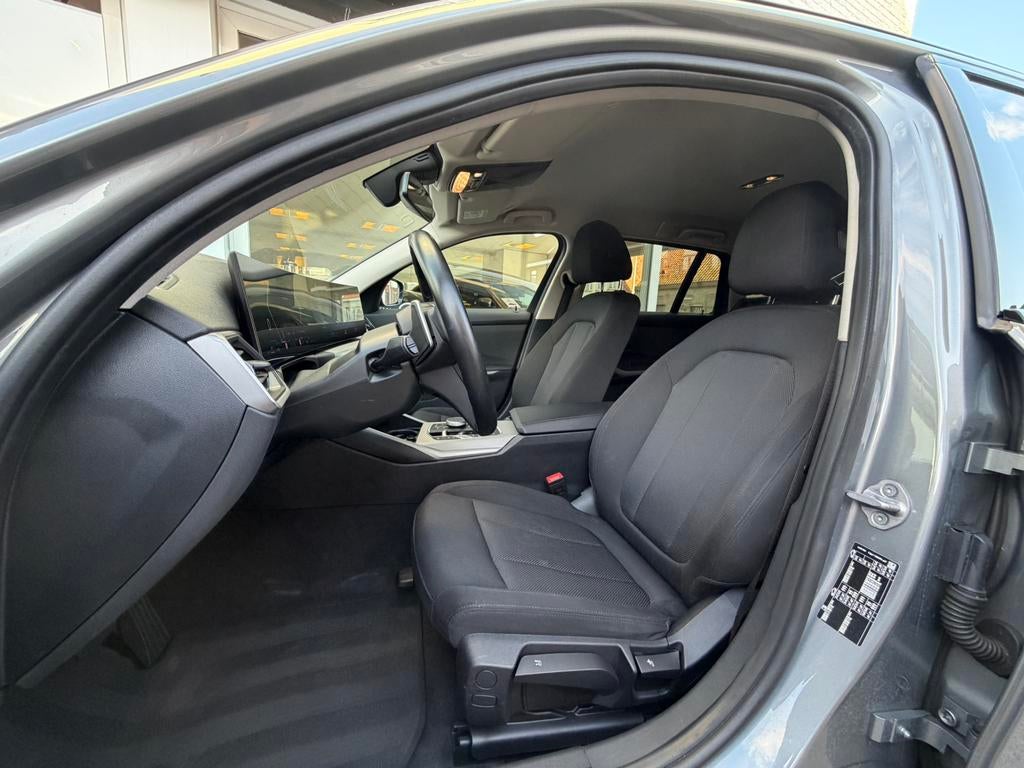 BMW 318iA Nouveau modèle - HUD - Caméra - PDC - 19", Argent ou Gris, Achat, Euro 6, Entreprise