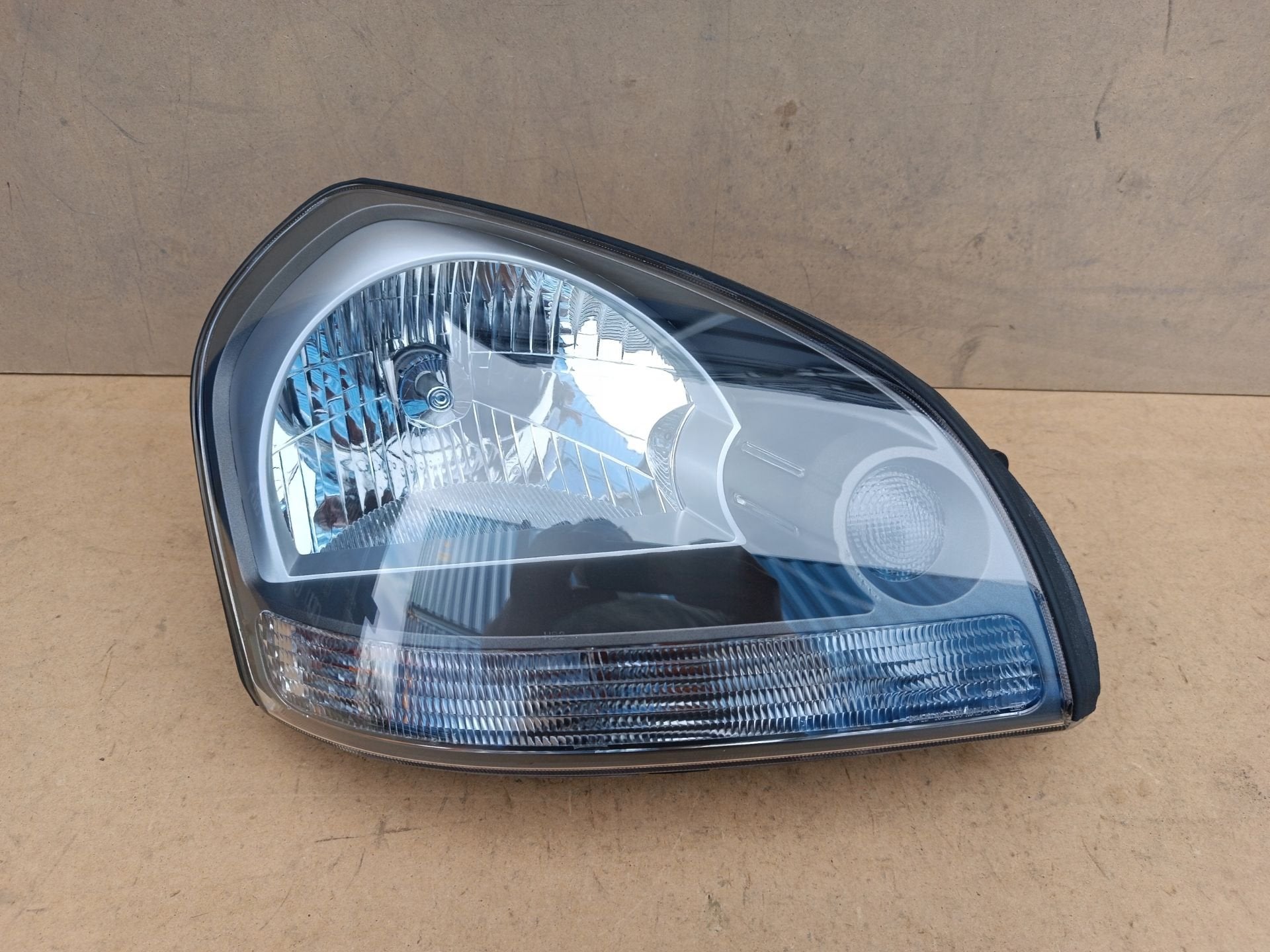 Hyundai Tucson Koplamp Rechts Hyundai, Gebruikt, Heolleung-ro 12
06797  Seoul, Info@hyundai.com, Hyundai