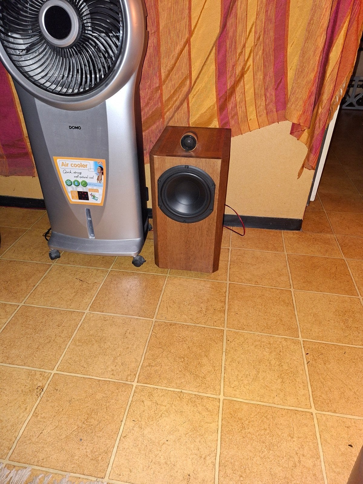 2 luidsprekers, Audio, Tv en Foto, Luidsprekerboxen, Ophalen, Zo goed als nieuw