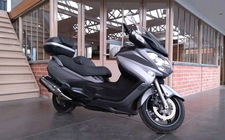 SUZUKI BURGMAN 650 EXECUTIVE ABS 
JUNI 2013 - 32036 KM, Motoren, Bedrijf, ABS