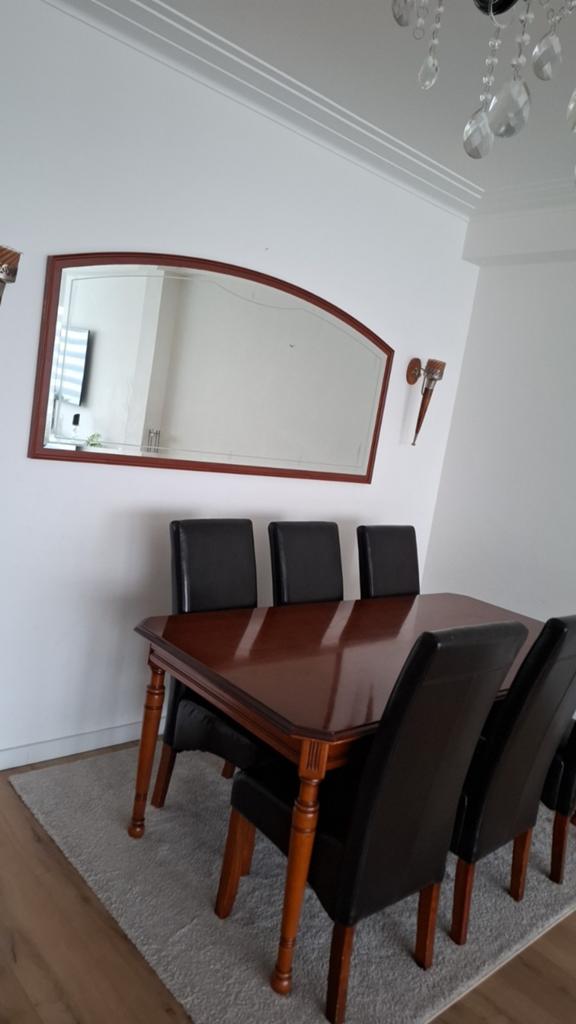Prachtige  Eettafel met 6 Luxe leren stoelen +spiegel, Ophalen