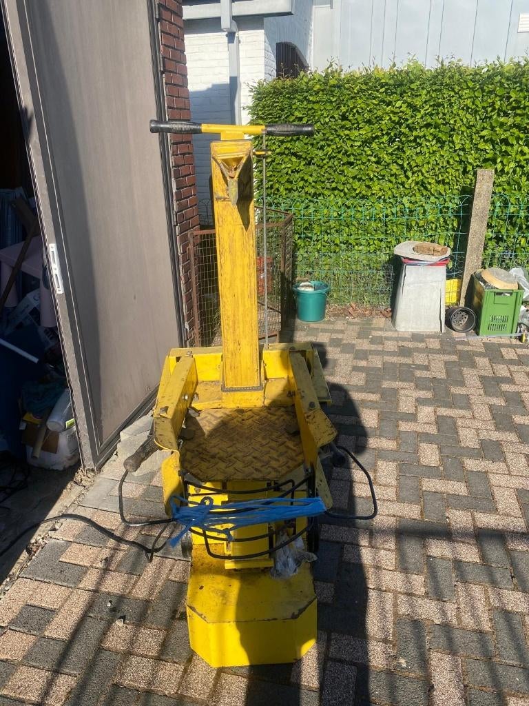 Houtkliever staand 8 ton - 220V - LongLi (2500 Watt), Tuin en Terras, Ophalen, Staand, Elektrisch, Gebruikt