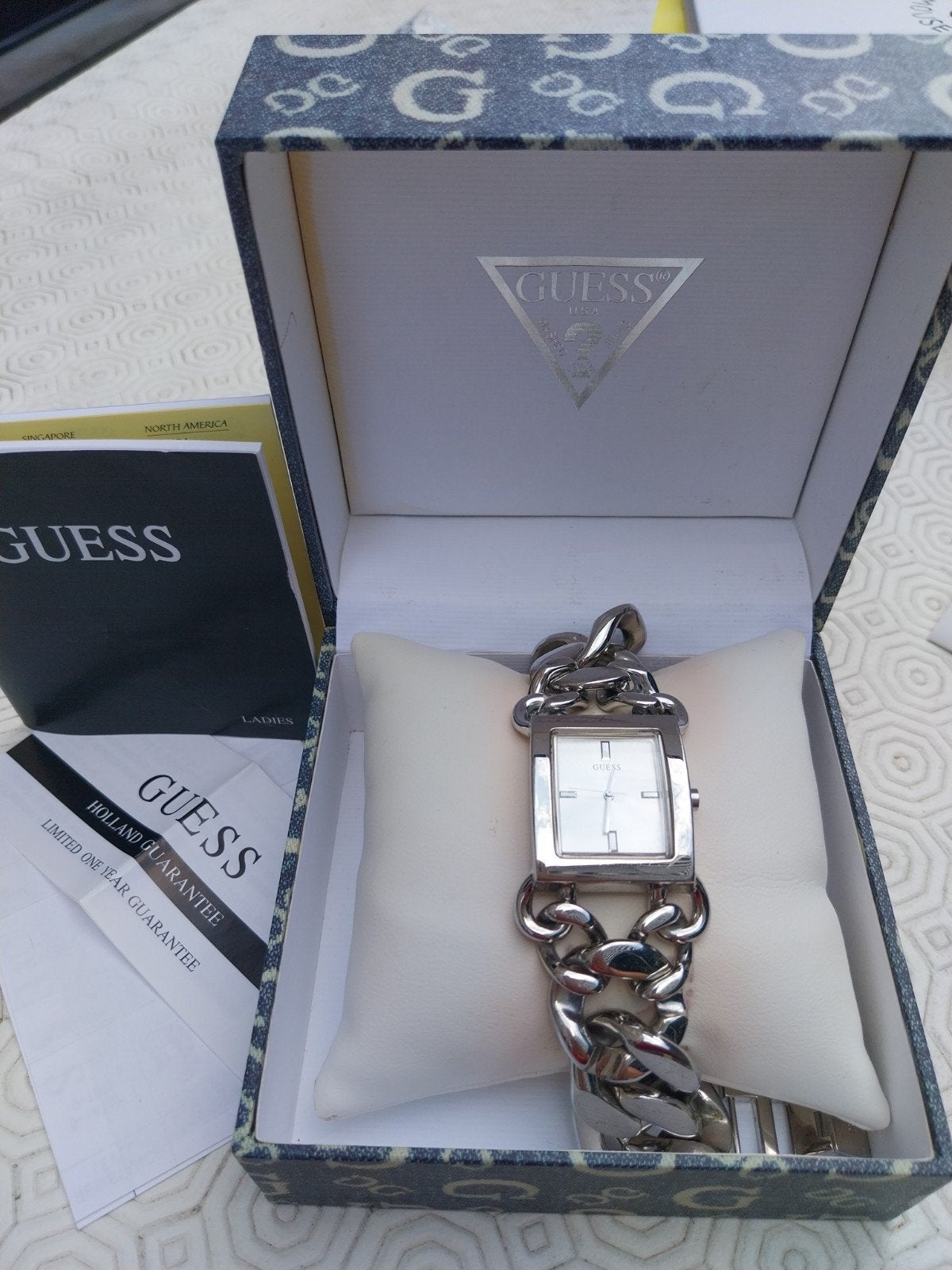 Prachtig GUESS Horloge (Nieuwe batteri), Bijoux, Sacs & Beauté, Enlèvement, Guess